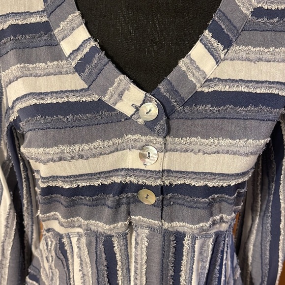 Skye’s The Limit Top - Picture 2 of 6